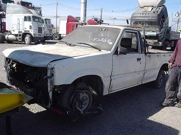 PARACHOQUES Mazda B2200 1997  USADO EN DESARME