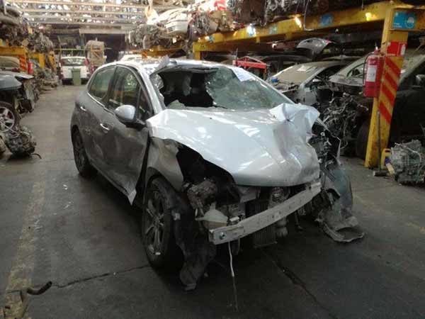 VáLVULA EGR Peugeot 208 2015  USADA EN DESARME