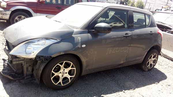 TAPA MALETA Suzuki SWIFT 2013  USADO EN DESARME
